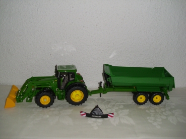 John Deere mit Frontlader und Anhänger und Peecon Gewicht