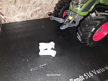 Preview: Bausatz Fronthydraulik für Fendt 516 von Universal Hobbies