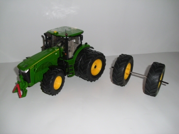 Preview: Zwillingsräder für John Deere 8360R