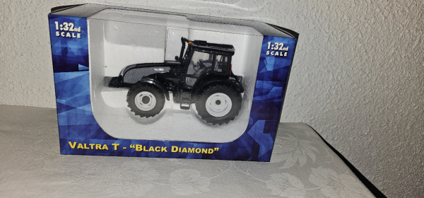 Valtra T "Black Diamond"