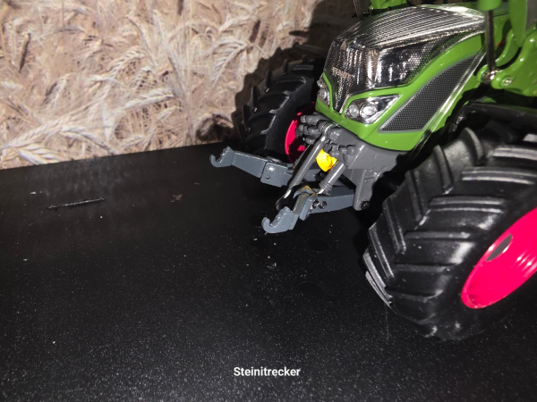 Bausatz Fronthydraulik für Fendt 516 von Universal Hobbies